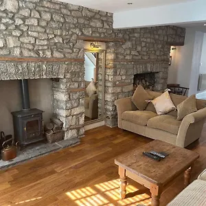 17 Eastgate Cowbridge